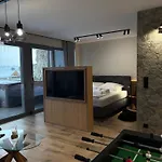 Sky Gate By Cozy Corners Aparthotel